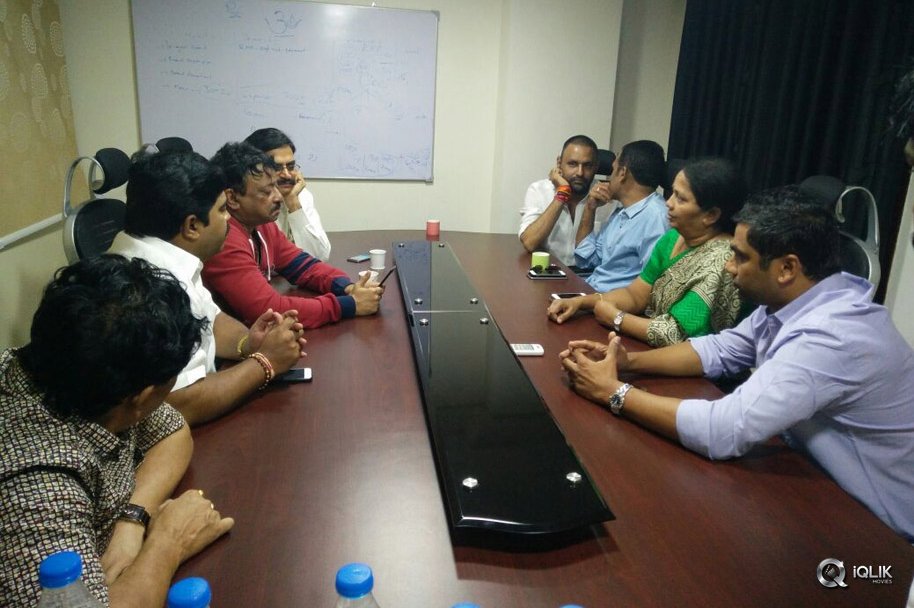 RGV-Meeting-With-Vangaveeti-Family